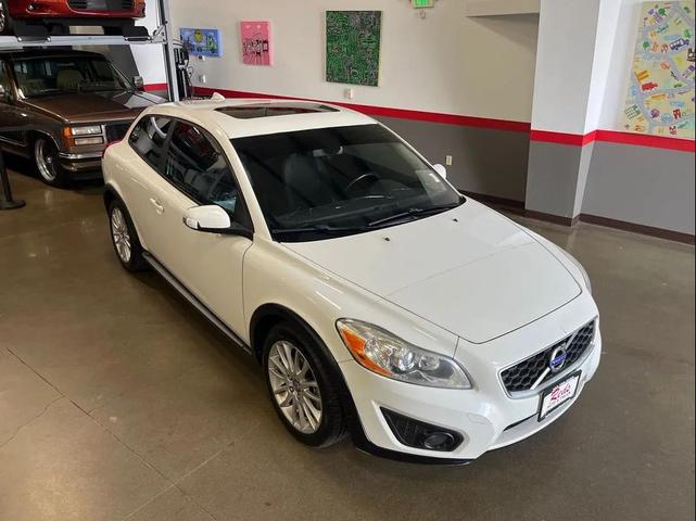 Photo of 2011 White Volvo C30