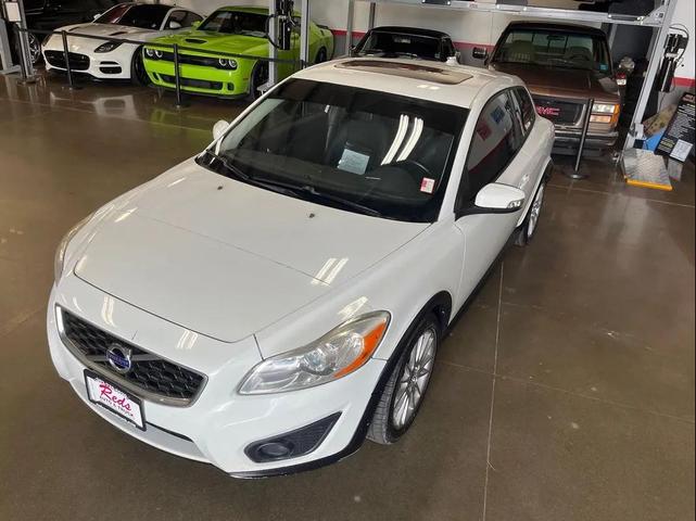 Photo of 2011 White Volvo C30