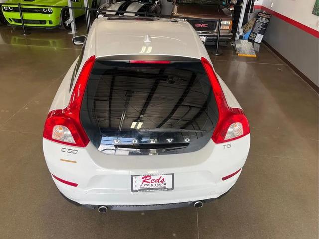 Photo of 2011 White Volvo C30