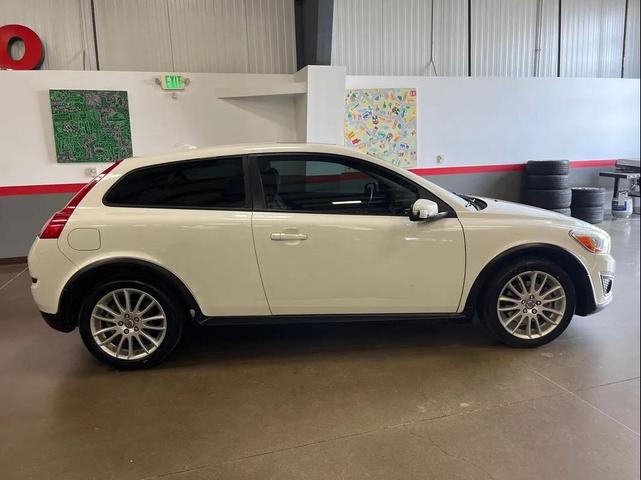 Photo of 2011 White Volvo C30