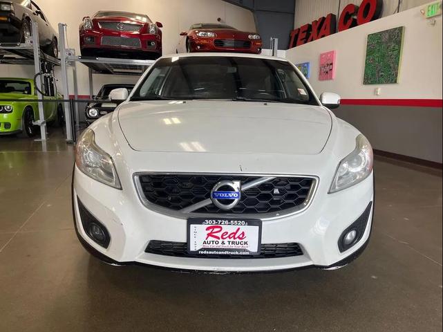 Photo of 2011 White Volvo C30