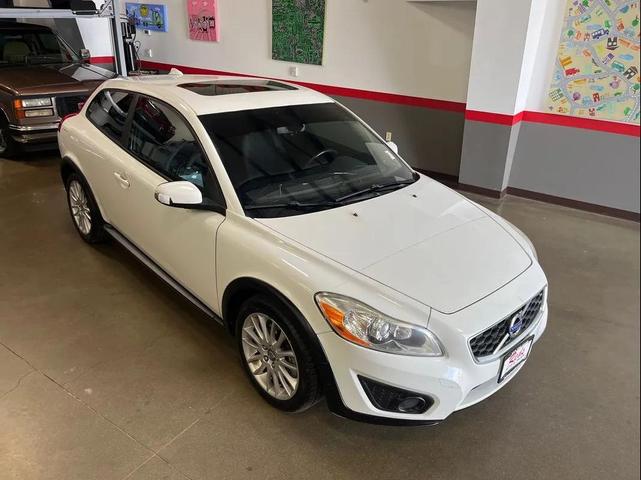 Photo of 2011 White Volvo C30
