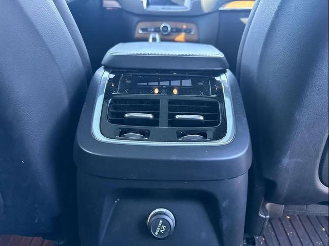 Photo of 2017 Osmium Grey Metallic Volvo XC90 Hybrid