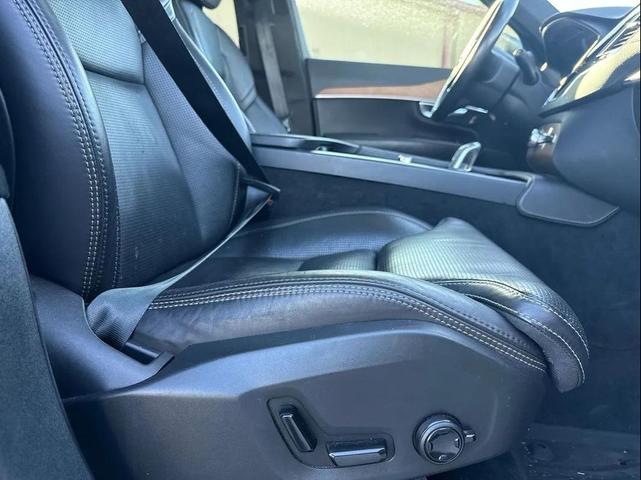 Photo of 2017 Osmium Grey Metallic Volvo XC90 Hybrid