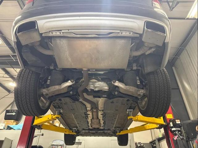 Photo of 2017 Osmium Grey Metallic Volvo XC90 Hybrid