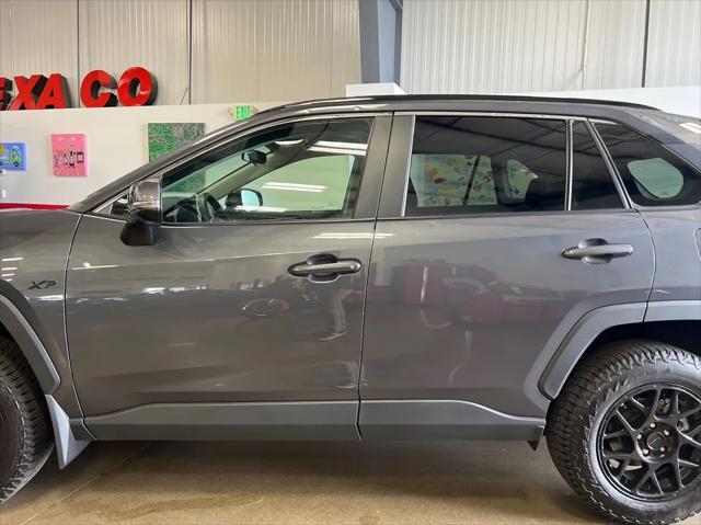 Photo of 2025 Magnetic Gray Metallic Toyota RAV4