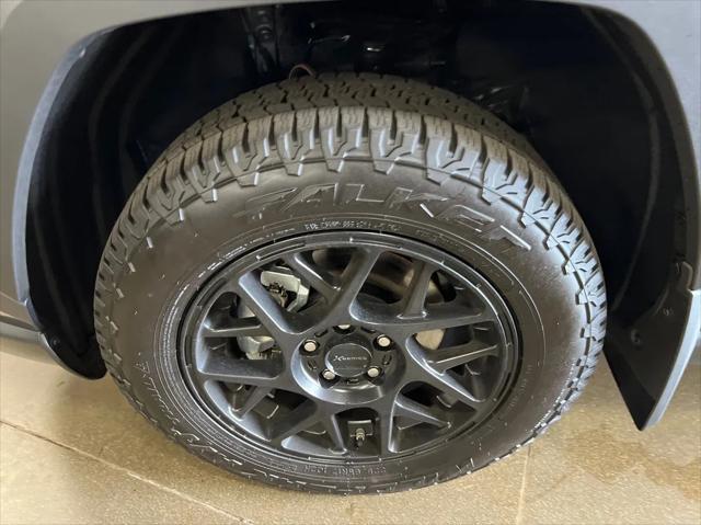 Photo of 2025 Magnetic Gray Metallic Toyota RAV4
