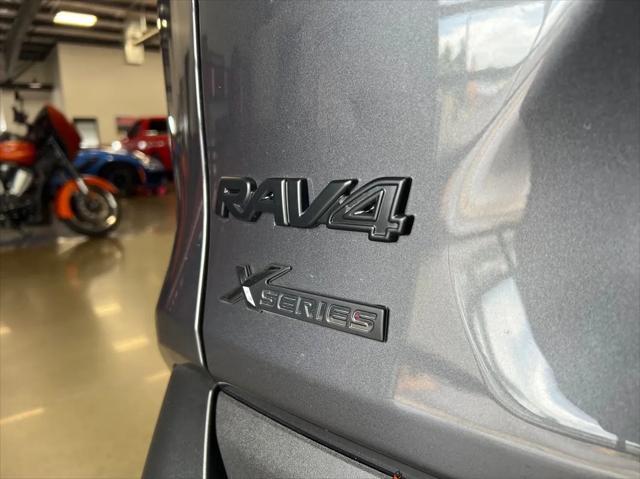 Photo of 2025 Magnetic Gray Metallic Toyota RAV4