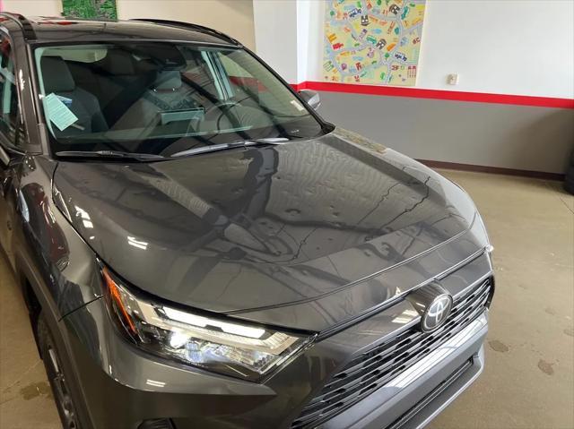 Photo of 2025 Magnetic Gray Metallic Toyota RAV4