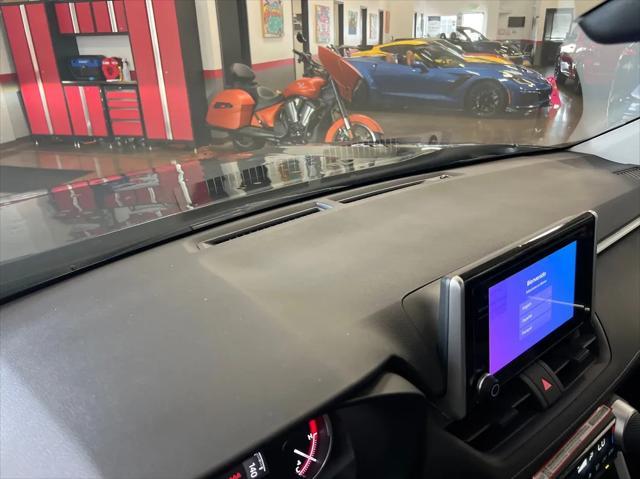 Photo of 2025 Magnetic Gray Metallic Toyota RAV4