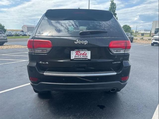 Photo of 2018 Diamond Black Crystal Pearlcoat Jeep Grand Cherokee