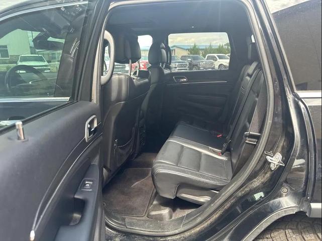 Photo of 2018 Diamond Black Crystal Pearlcoat Jeep Grand Cherokee