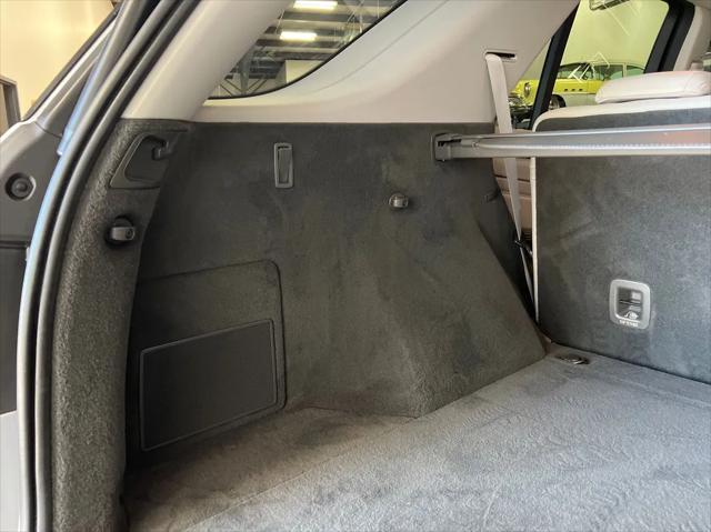 Photo of 2013 Silver Mercedes-Benz M-Class