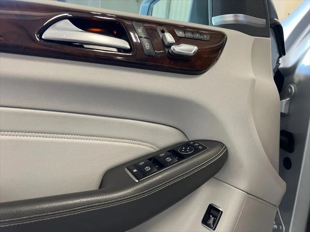 Photo of 2013 Silver Mercedes-Benz M-Class