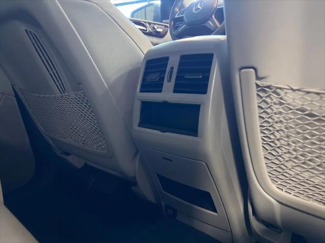 Photo of 2013 Silver Mercedes-Benz M-Class
