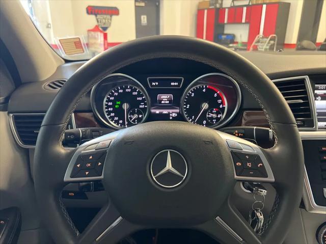 Photo of 2013 Silver Mercedes-Benz M-Class