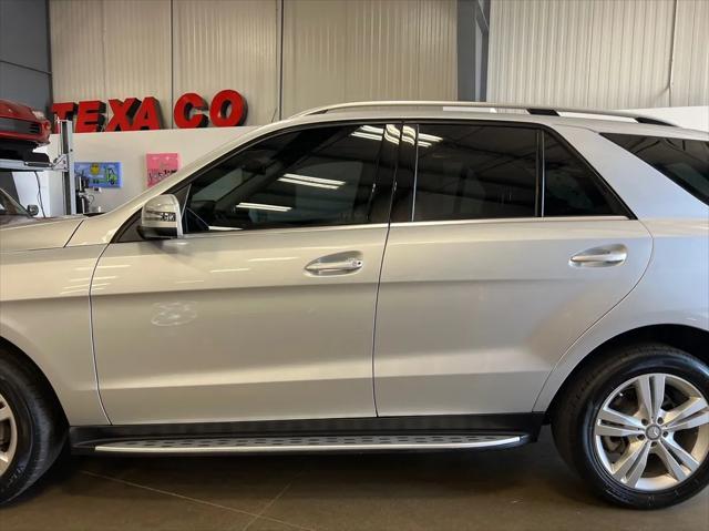 Photo of 2013 Silver Mercedes-Benz M-Class