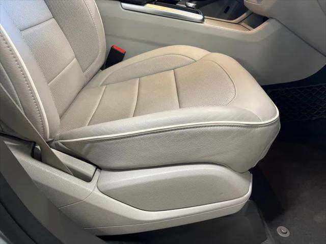 Photo of 2013 Silver Mercedes-Benz M-Class