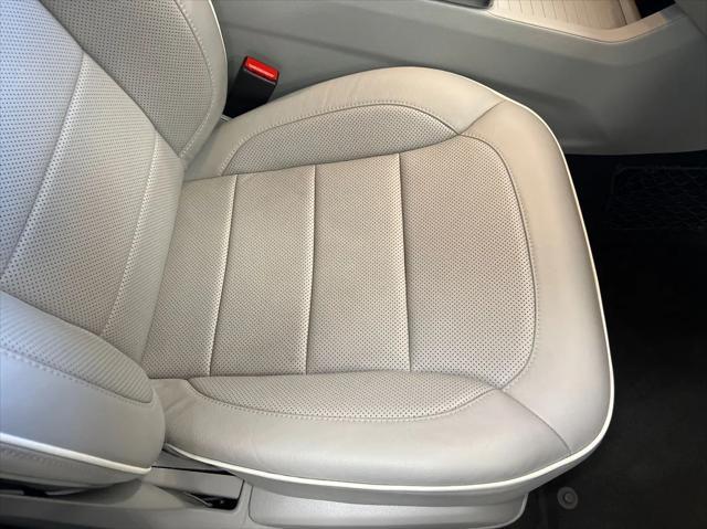 Photo of 2013 Silver Mercedes-Benz M-Class