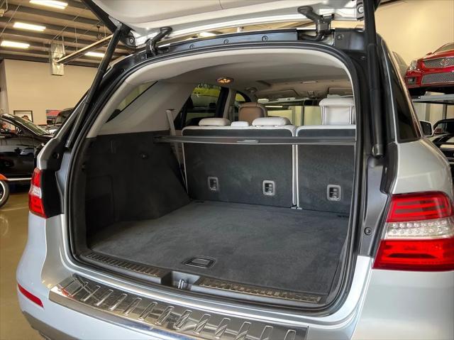 Photo of 2013 Silver Mercedes-Benz M-Class