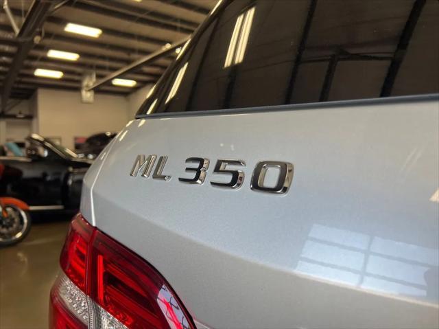 Photo of 2013 Silver Mercedes-Benz M-Class