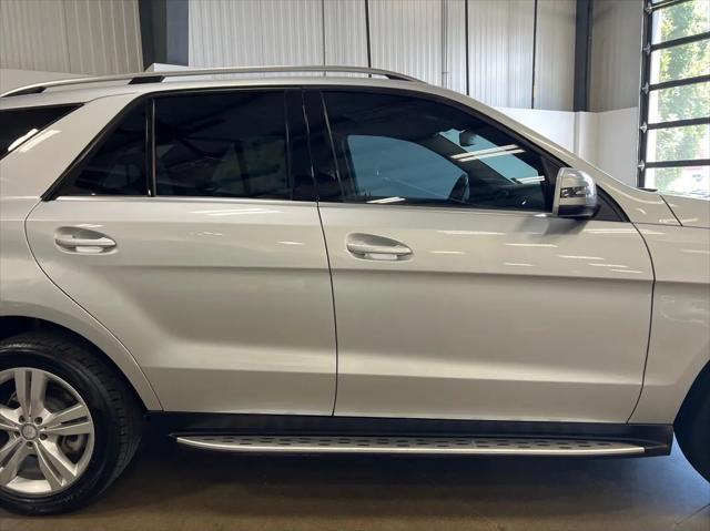 Photo of 2013 Silver Mercedes-Benz M-Class