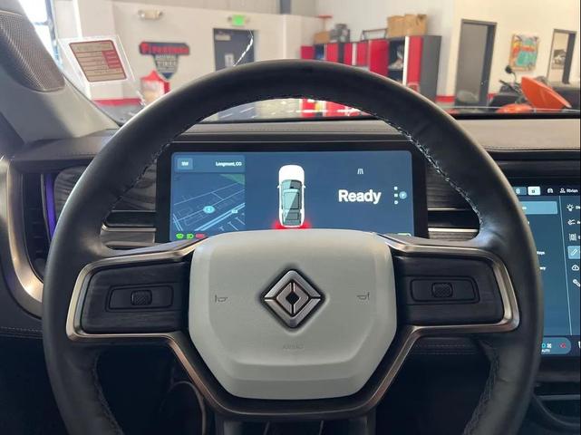 Photo of 2023 Glacier White Rivian R1S
