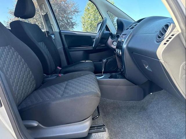 Photo of 2008 Quicksilver Metallic Suzuki SX4