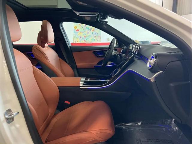 Photo of 2025 Off white Mercedes-Benz C-Class