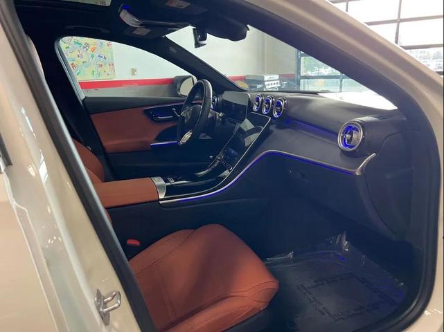 Photo of 2025 Off white Mercedes-Benz C-Class