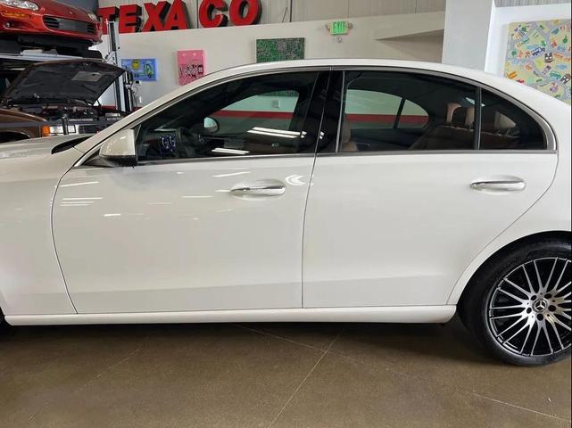 Photo of 2025 Off white Mercedes-Benz C-Class