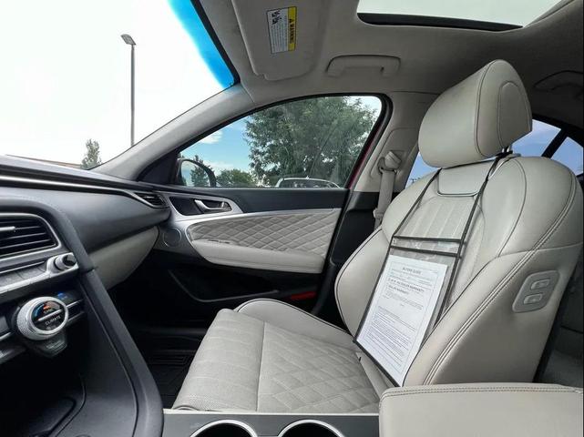 Photo of 2021 Havana Red Genesis G70