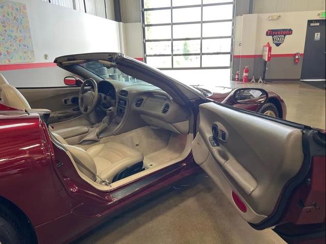 Photo of 2003 50th Anniversary Red Chevrolet Corvette