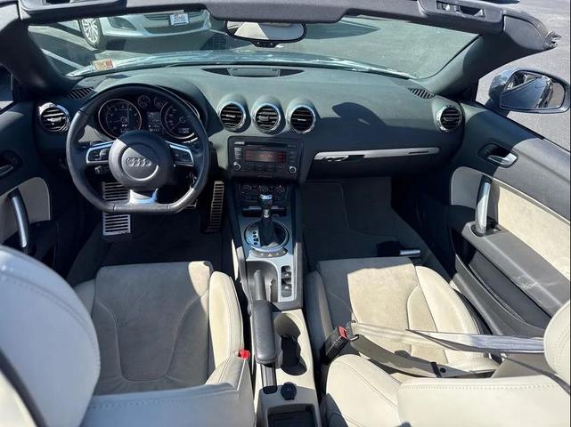 Photo of 2009 Brilliant Black/Black Roof Audi TT