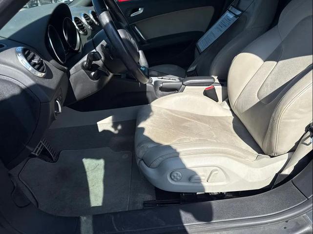 Photo of 2009 Brilliant Black/Black Roof Audi TT