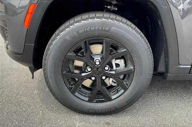 Photo of 2025 Gray Jeep Grand Cherokee L