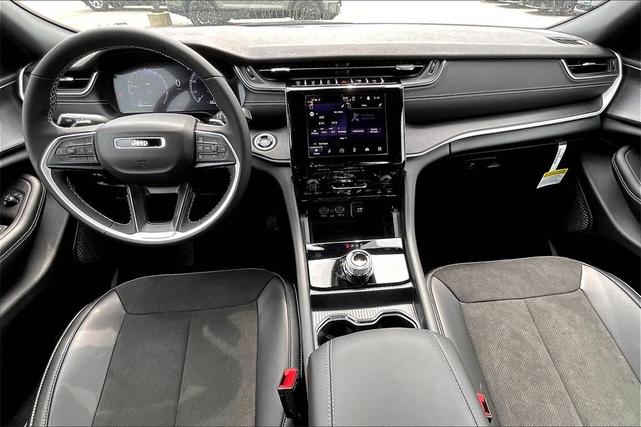 Photo of 2025 Gray Jeep Grand Cherokee L