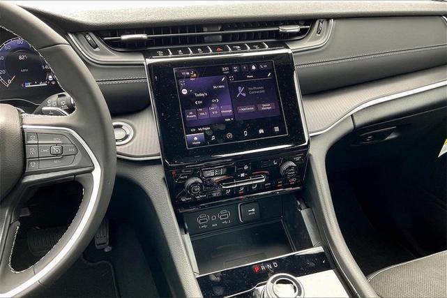Photo of 2025 Gray Jeep Grand Cherokee L