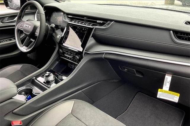 Photo of 2025 Gray Jeep Grand Cherokee L