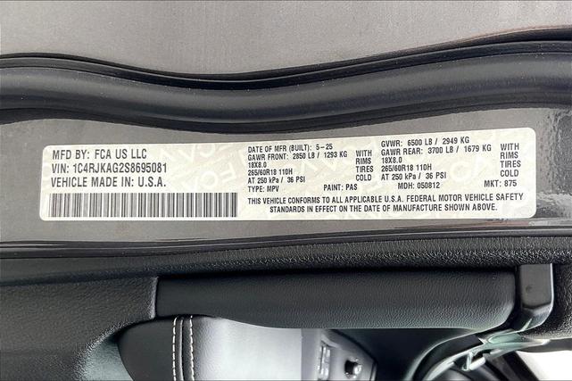 Photo of 2025 Gray Jeep Grand Cherokee L