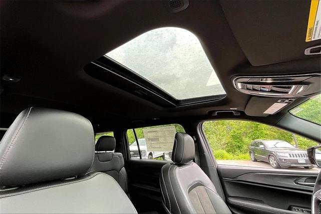 Photo of 2025 Gray Jeep Grand Cherokee L