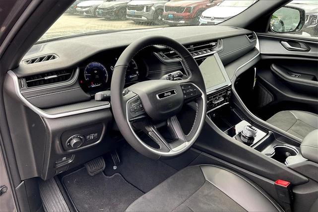 Photo of 2025 Gray Jeep Grand Cherokee L