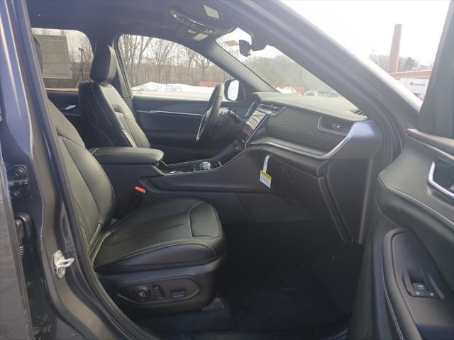 Photo of 2025 Gray Jeep Grand Cherokee L