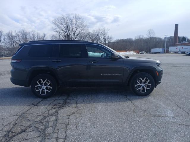 Photo of 2025 Gray Jeep Grand Cherokee L