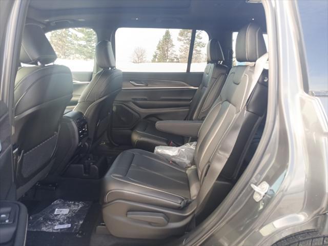 Photo of 2025 Gray Jeep Grand Cherokee L