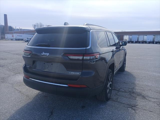 Photo of 2025 Gray Jeep Grand Cherokee L