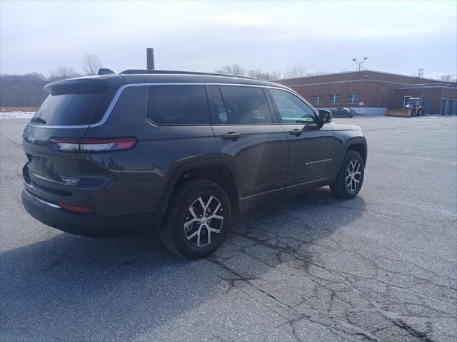 Photo of 2025 Gray Jeep Grand Cherokee L