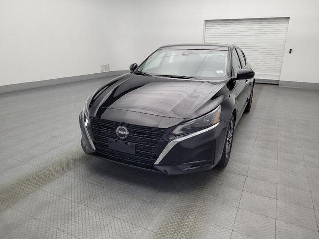 Photo of 2023 Super Black Nissan Altima