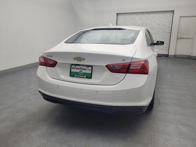 Photo of 2024 Summit White Chevrolet Malibu