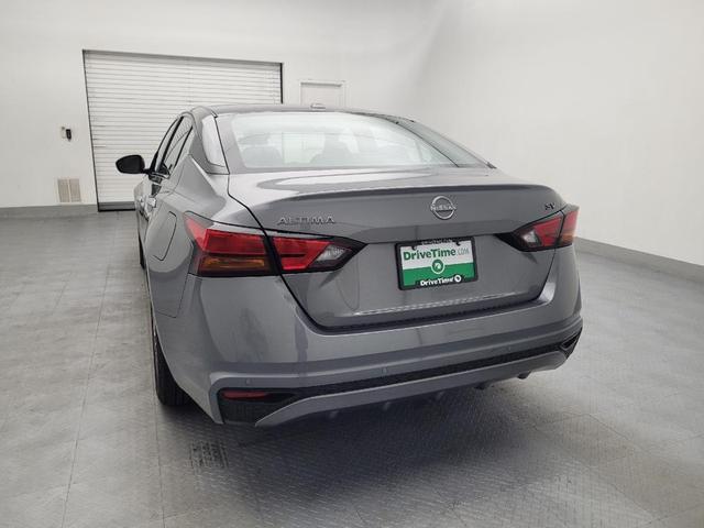 Photo of 2023 Gun Metallic Nissan Altima